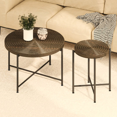 Ensemble de 2 tables basses et tables de bout - Panneau de fibres à densité moyenne imperméable avec revêtement en PVC, conception cylindrique vieillie, pieds en métal noir - charme rustique classique, noyer foncé
