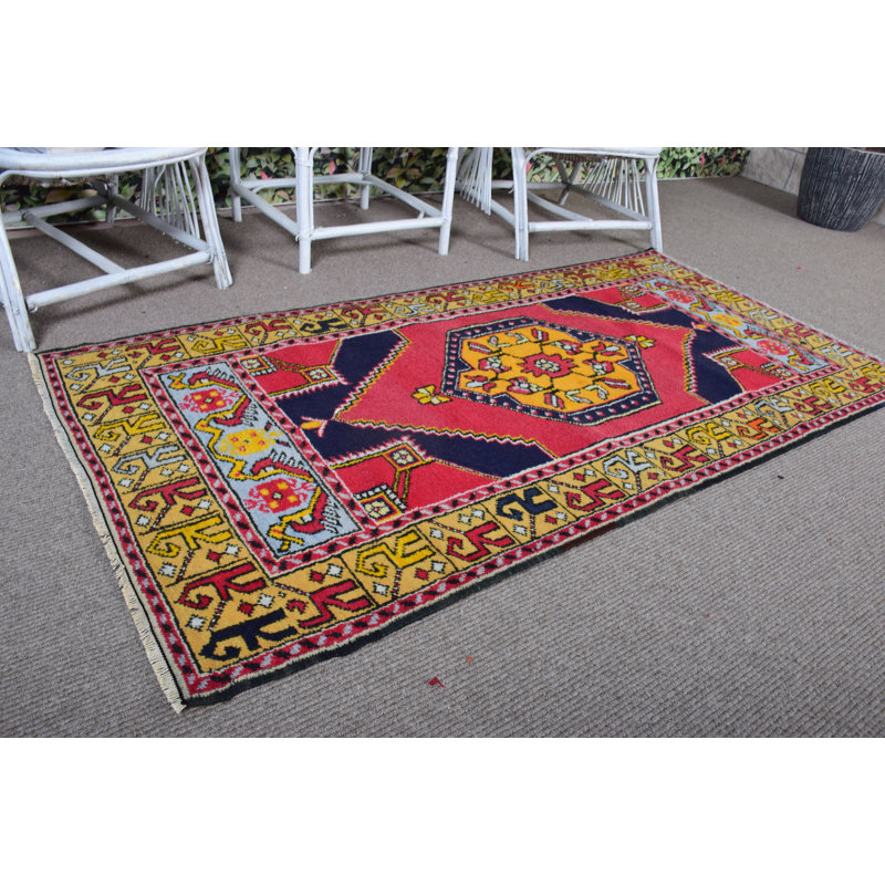 Tapis turc en laine fait à la main avec motifs géométriques, idéal pour la décoration intérieure et les vestibules