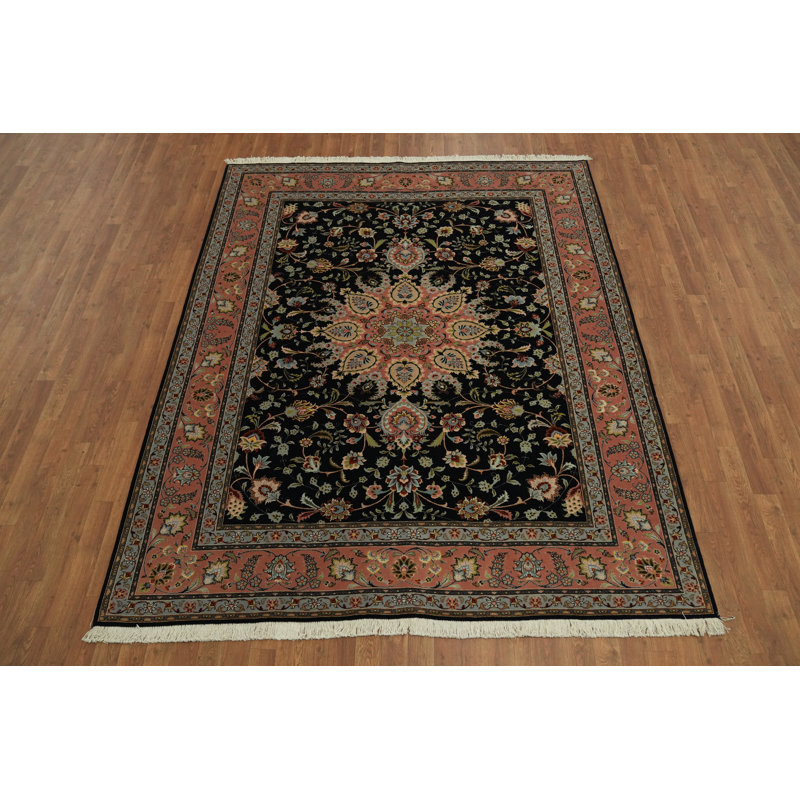 Tapis noir luxueux 7 pi 9 po