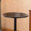 Table de bar élégante en métal noir pour l'ameublement, plateau rond de 24 po, pieds réglables, table moderne de 40 po, plateau avec détails intérieurs