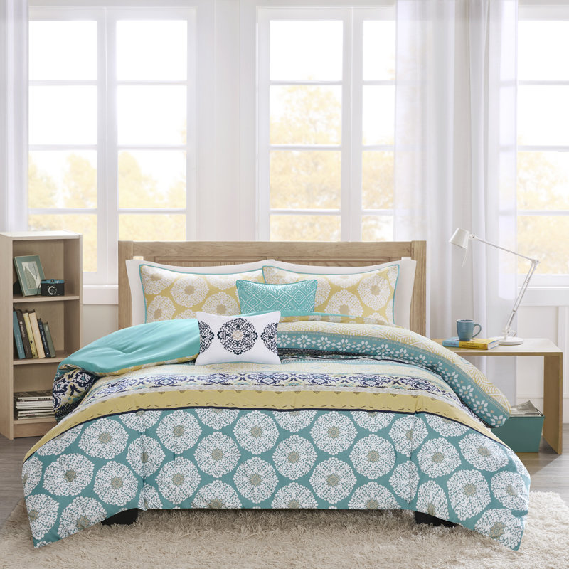 Printed Comforter Set, Full/Queen Comforter + 2 Shams