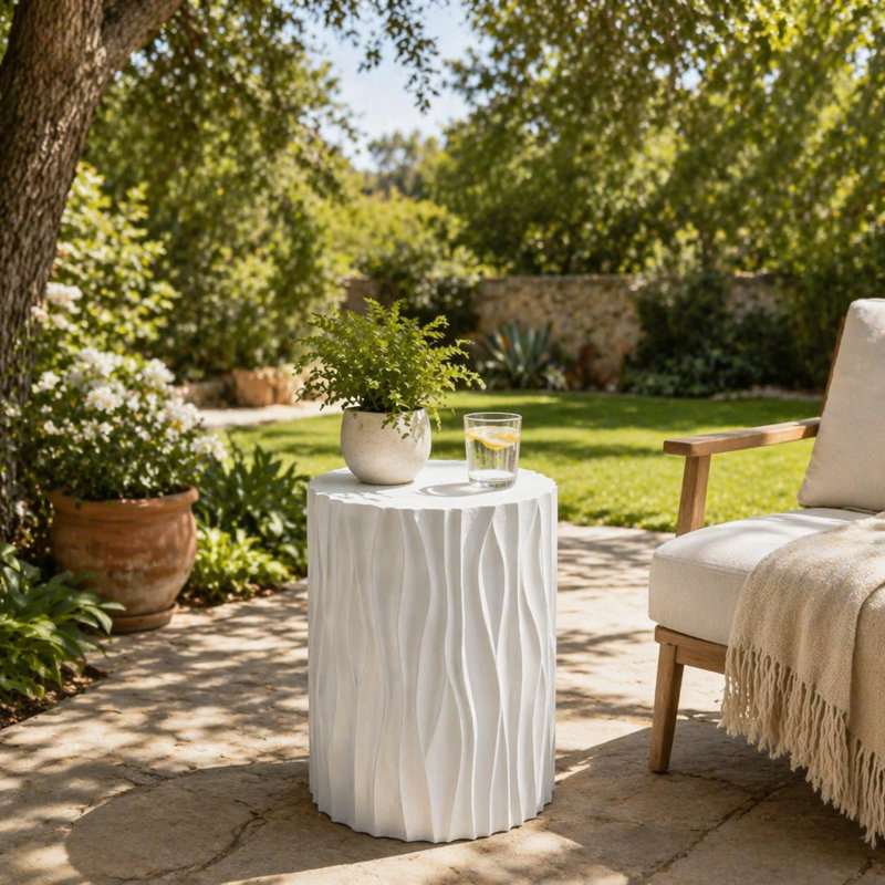 Table d'appoint d'extérieur avec motif cannelé ondulé, matériau MGO