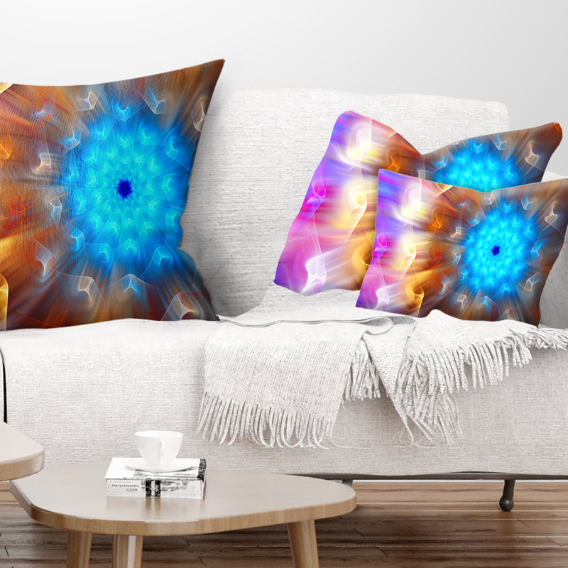 Coussin décoratif multicolore à pétales de fleurs exotiques