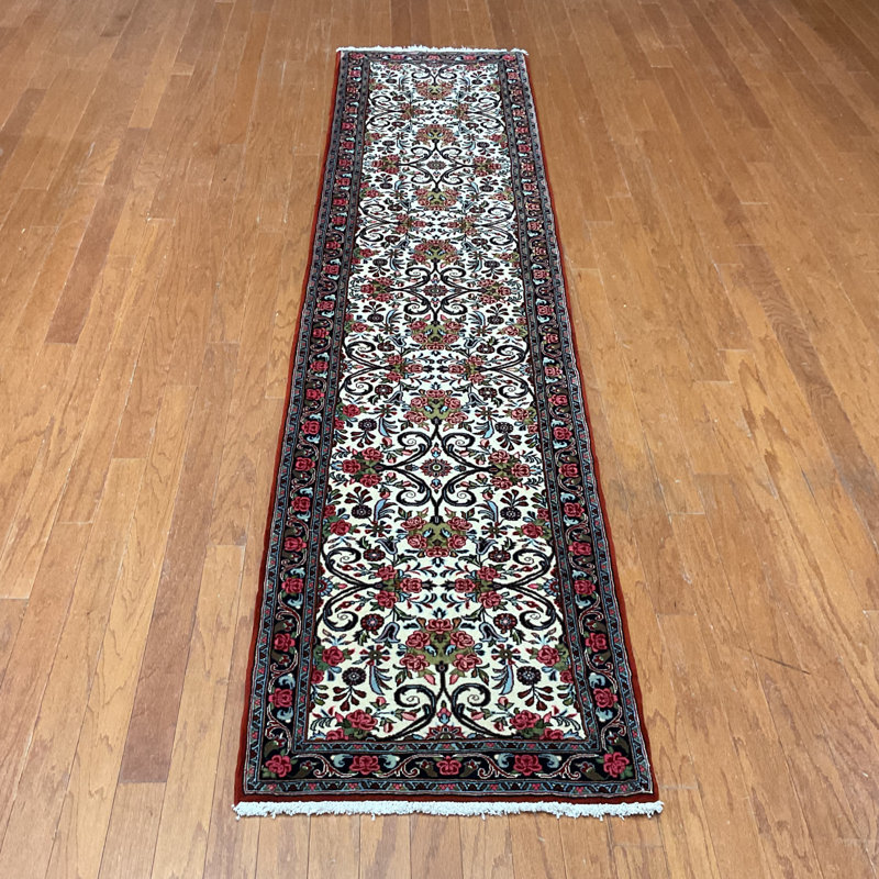  Handmade Sarouk Wool Runner