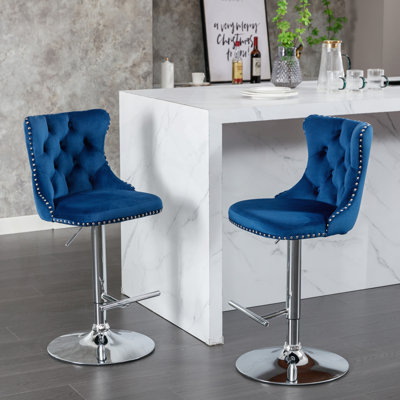 Ensemble de 2 tabourets pivotants en velours avec hauteur de siège réglable, base chromée et dossiers capitonnés confortables pour bistro et îlot de cuisine