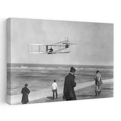 1911 One Of The Wright Brothers Flying A Glider And Spectators On Ocean Beach Kill Devil Hills Kitty Hawk North Carolina Usa Classic Retro Vintage ...