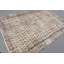 Tapis turc Artisan Vintage au motif unique avec des teintes de beige, de brun, de rouge et de vert pour une décoration intérieure élégante
