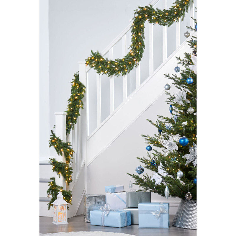 Lighted Artificial Garland, 548.64cm L