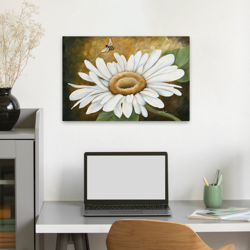 Bee Daisy - Marguerite blanche contemporaine abeille en vol, art botanique détaillé, H 16 po x l 24 po