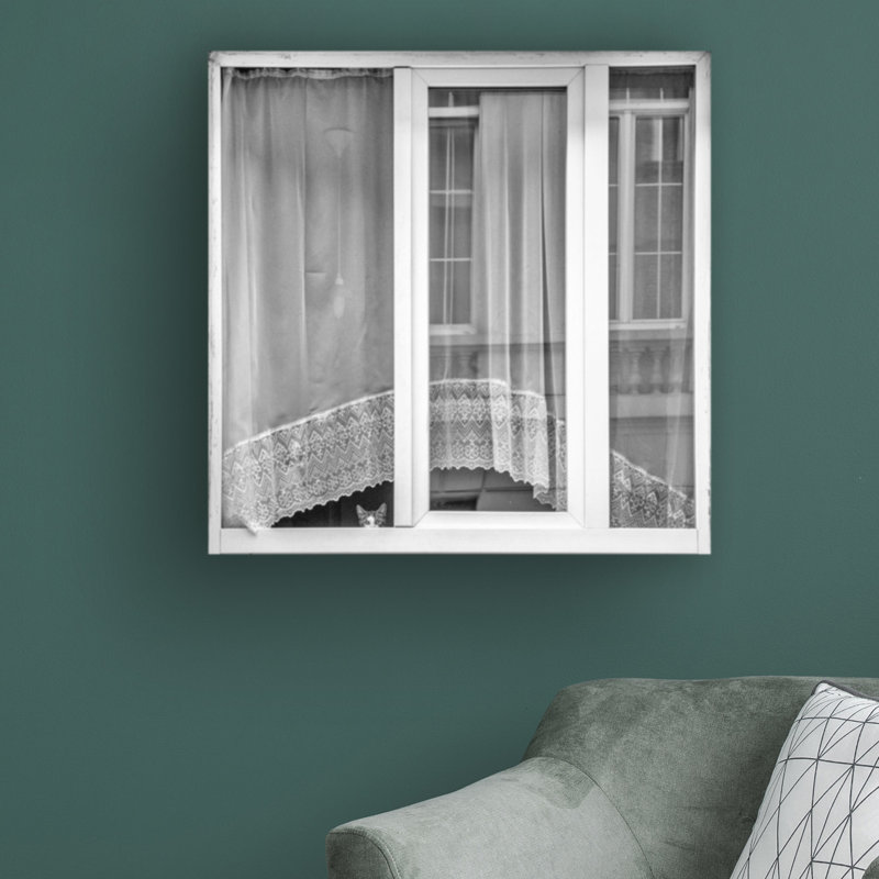 «Kitten Window» par Susanne Stoop - reproduction de photo sur toile tendue, H 14 po x l 14 po x P 2 po
