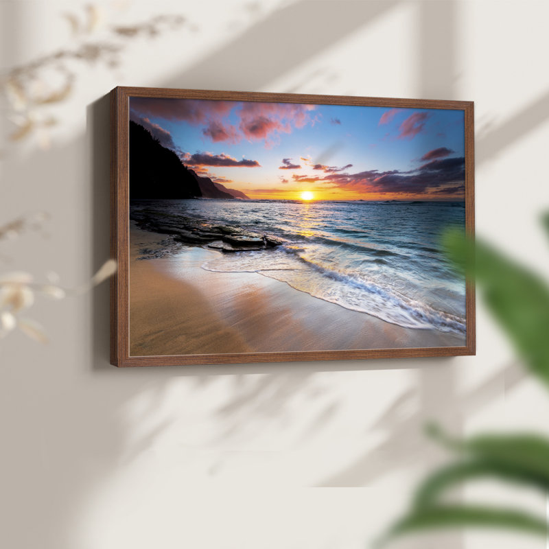 Kauai Beach -Framed Print - Restickable, H 22 po x l 28 po, Noyer