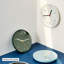 Horloges murales analogiques rondes vertes-649191593