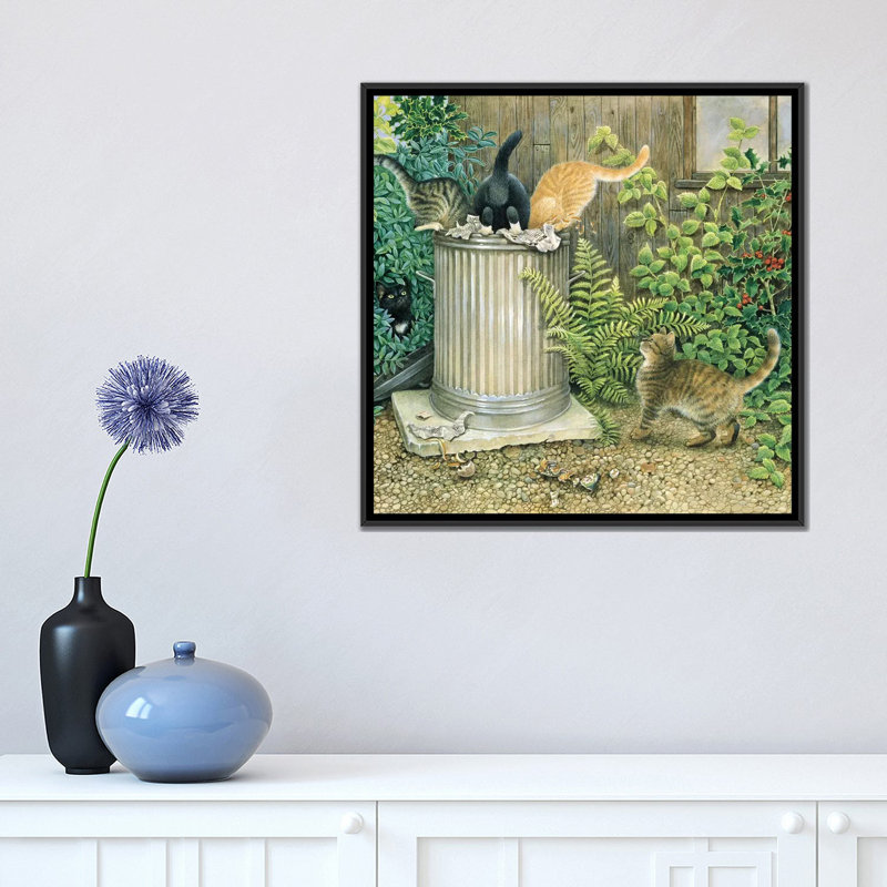 «Teamwork in a Neighbouring Dustbin», impression sur toile, H 18 po x l 18 po x P 1,5 po, Toile avec cadre noir, Pas de tapis