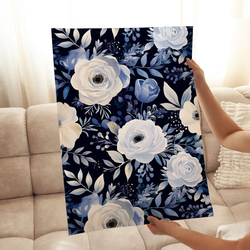 Motif floral bleu marine et fleurs IV, H 20 po x l 16 po