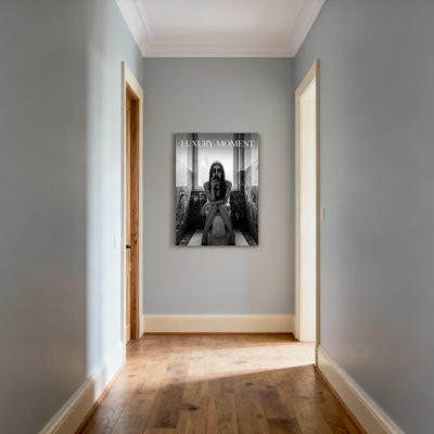 «Luxury Moment», femme sur toilette, impression sur toile tendue sur toile, ensemble de 1