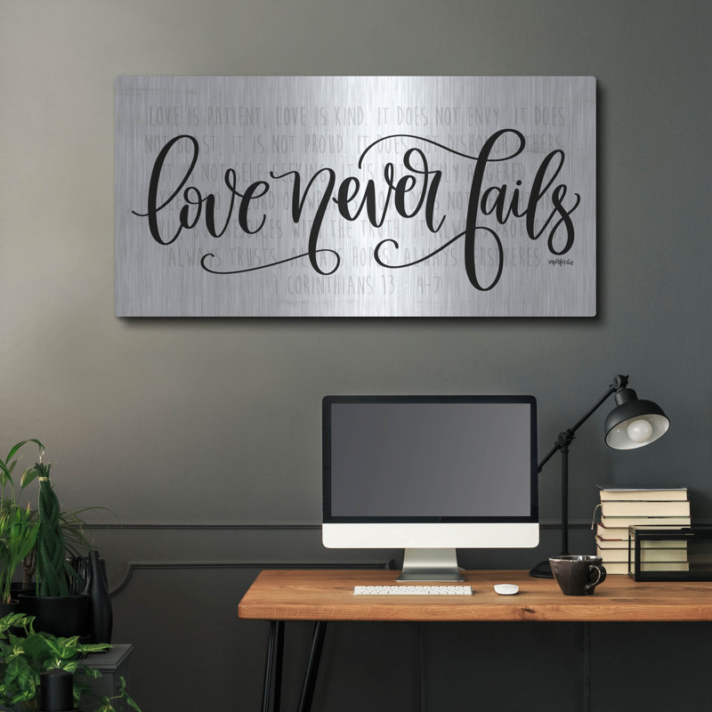 «Love Never Fails» par imperfect Dust, H 24 po x l 48 po