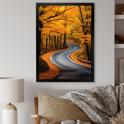 Passerelle, route d'automne dans la forêt I