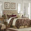 Édredon 4 pièces pour très grand lit. Conception. Chenille et taies décoratives. Jupe de lit au look enchanteur. Fermeture à glissière cachée. . Nettoyage à sec et lavage en machine. Motif importé. Attrayant