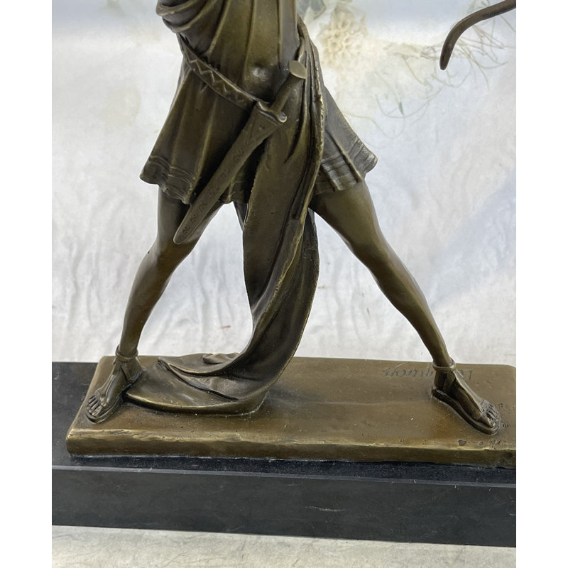 Figurine Kathy Goddess of Hunt