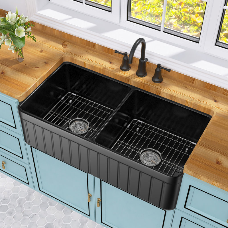 Évier de cuisine en argile réfractaire 33 po x l 18 po à tablier frontal noir avec accessoires