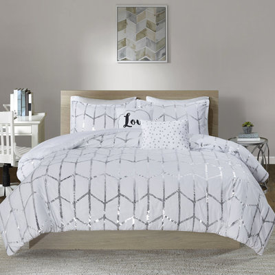 Twin/Twin Xl Comforter - White With Silver Metallic Geometric Print, Microfiber, 2 Shams, Decorative Pillows, Long-Lasting Durability Eye-Catching Geometric, Soft , Tumble Dry Low