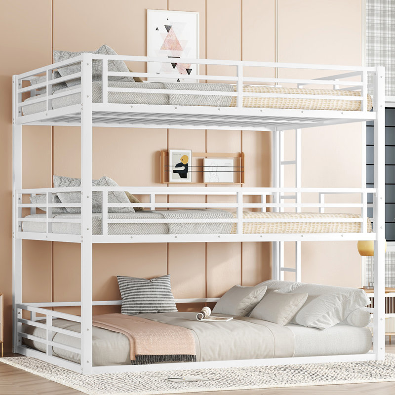 Lit superposé triple en métal confortable et peu encombrant, parfait pour les chambres d'amis