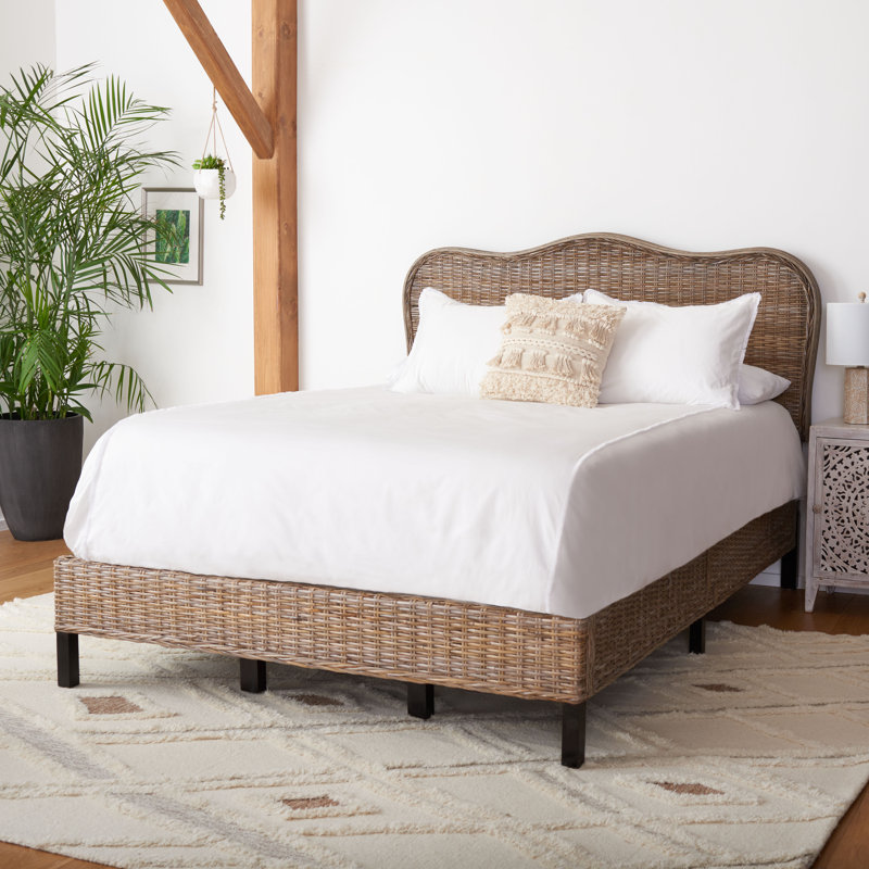 Nicolas Bed, Queen