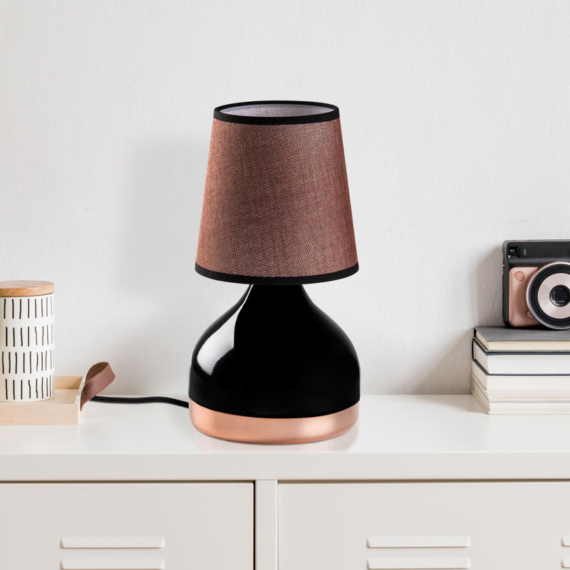 Élégante lampe de table noire, corps en métal, 6,7 x 6,7 x 13,0 pouces | Capuchon en tissu: H 5,5 po | Douille E27, 40 W maximum (ampoule non incluse) | Certifié IP20, parfait pour la décoration et l'éclairage de maisons modernes