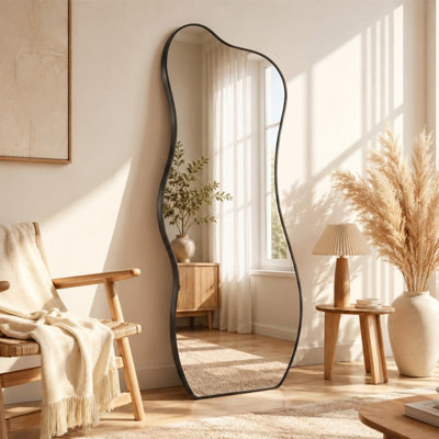 Miroir asymétrique moderne pleine longueur 63 po x 23,6 po avec pied