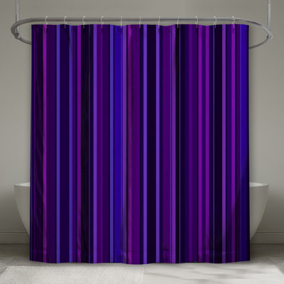 Rideau de douche mauve à rayures - motif de salle de bain moderne