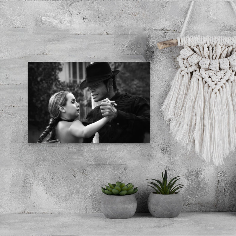 Moment de tango passionné - Affiche murale élégante, romantique et contemporaine, 12" H x 18" W