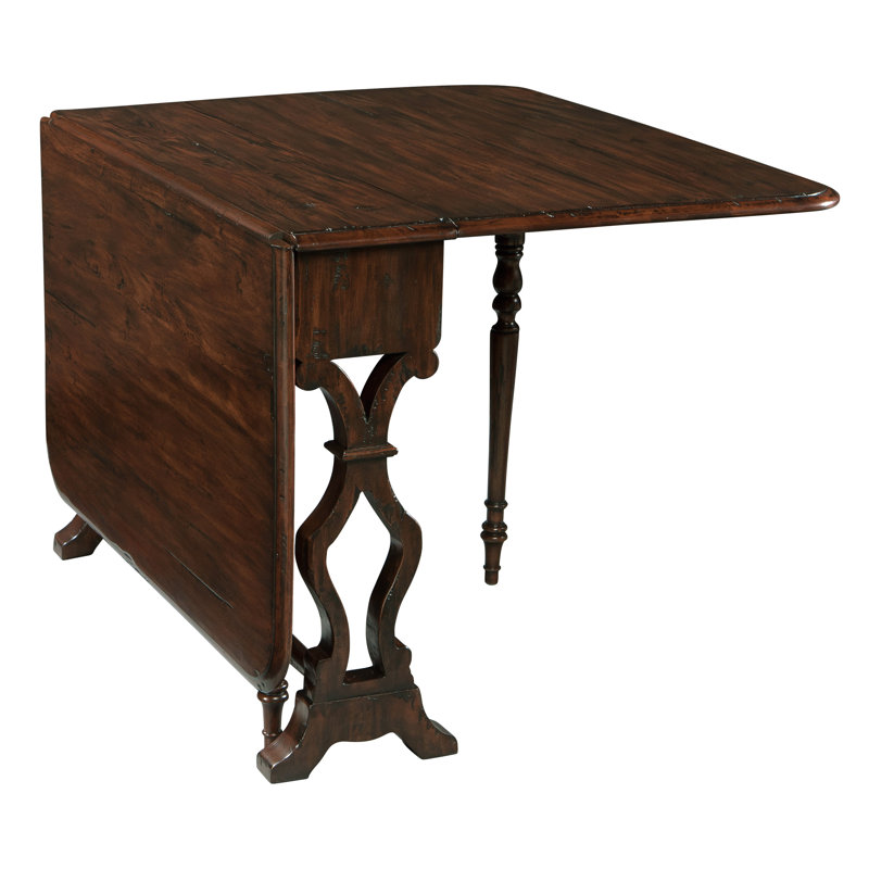 Table de salle à manger et canapé Hekman Furniture