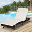Chaise longue de patio Outsunny avec dossier réglable à 5 positions, confort rembourré et osier en rotin Pe résistant aux intempéries, idéal pour se détendre au bord de la piscine