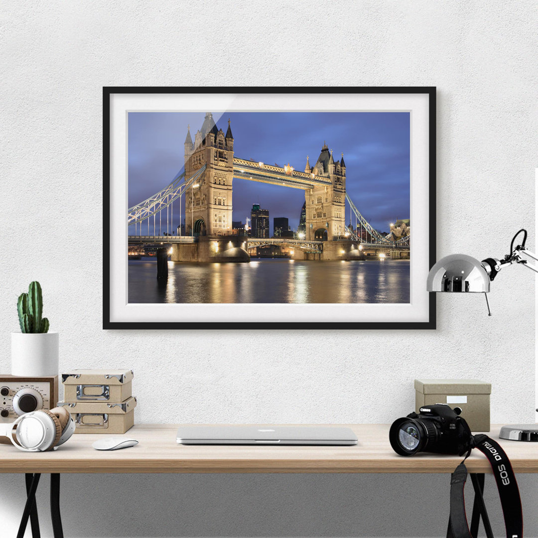 Gerahmtes Poster Tower Bridge bei Nacht