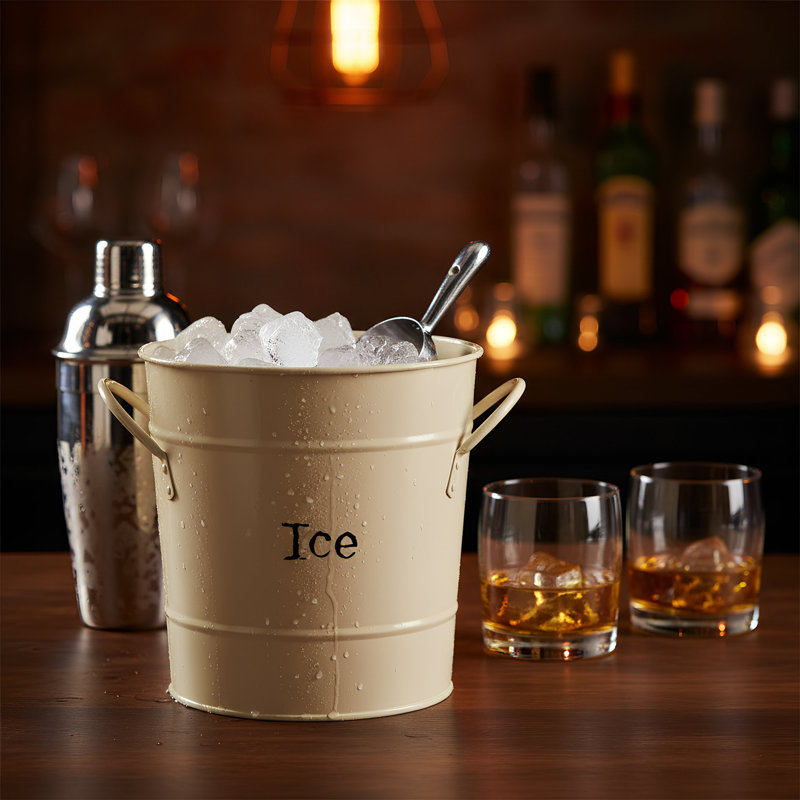Harbour Housewares - Vintage Metal Ice Bucket with Scoop, Ivory