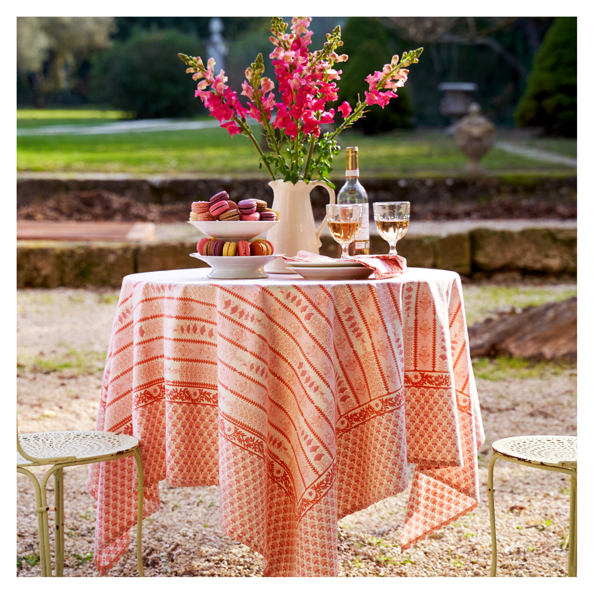 Charlemont Floral Tablecloth, Dijon/Blue, 59" Square