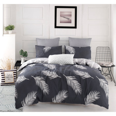 Saturn No Pattern Duvet Cover Set with Pillowcases Included