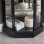 Vitrine de coin vitrée éclairée avec tablettes réglables-131288840