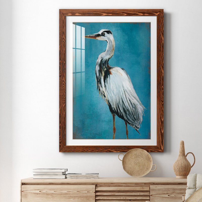 Great Blue Heron II - peinture encadrée, Encadré de bois de noyer, H 31 po x l 44 po x P 1 po