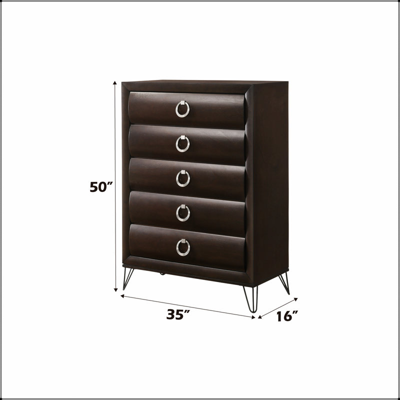 Commode Tablita Merlot foncé avec cinq tiroirs incurvés et des poignées modernes en acier inoxydable, parfait pour un rangement élégant