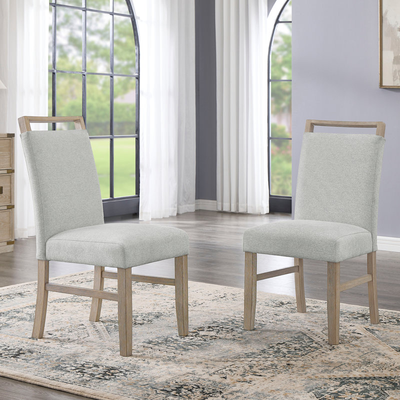 Ensemble de 2 chaises d'appoint Tabitha au fini chêne clair avec tissu gris clair