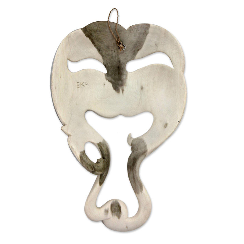 Masque en bois artful hunter