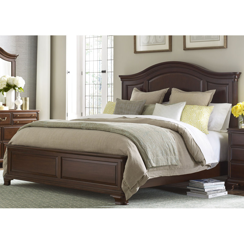 Solvig Solid Wood Scalloped Bed, Queen