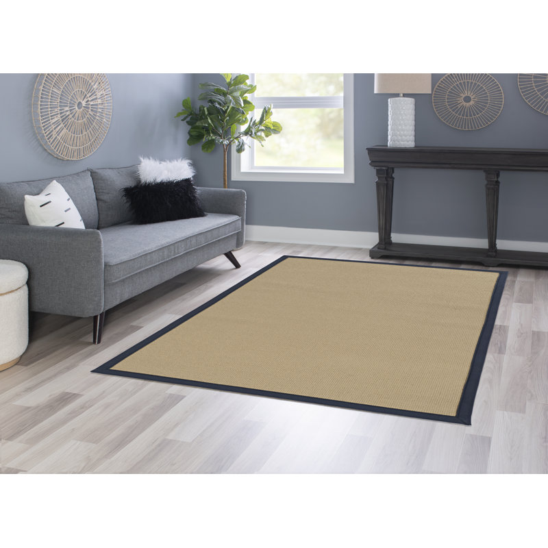 Tapis berbère beige fait à la main avec bordure en coton bleu marine Nannette, Rectangle de 5 pi x 8 pi