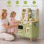 Ensemble de jeu en bois pour enfants, cuisine de jeu avec micro-ondes, évier, four, tableau noir et ensembles de plantes-119832527