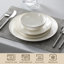 Service de table 16 pièces en porcelaine fine à bordure dorée pour 4 personnes, assiettes et bols à soupe classiques, idéal pour les repas formels et les cadeaux.