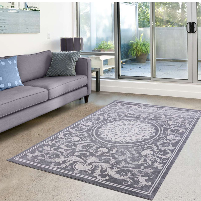 Tapis à motif floral gris Nauman, Rectangle 5 pi 3 po x 7 pi 7 po