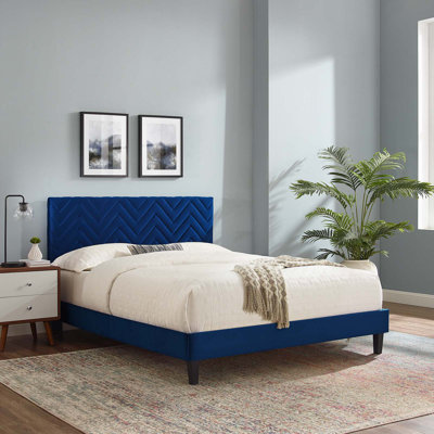 Lit plateforme en velours Leah