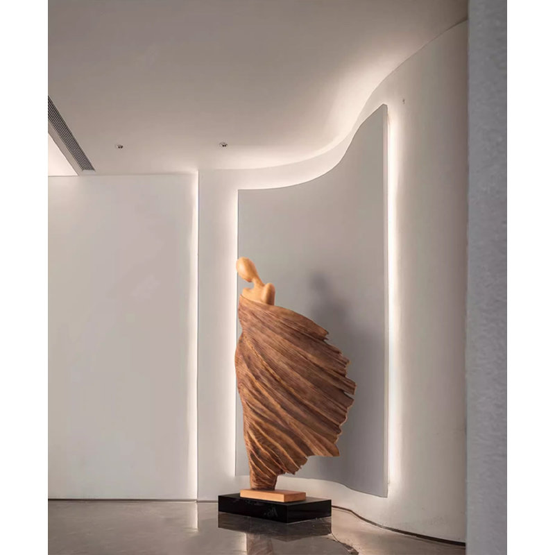 Ornement sculpture en bois déesse abstraite