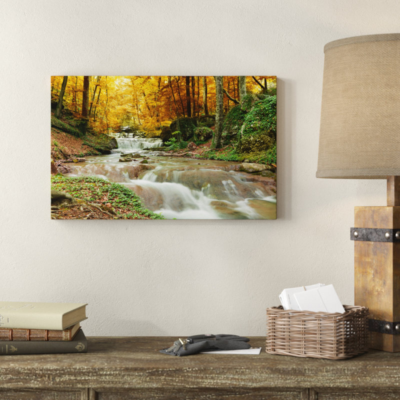 Forêt, cascade, arbres jaunes - reproduction de photo, H 28 po x l 60 po, Toile tendue, Ne s’applique pas